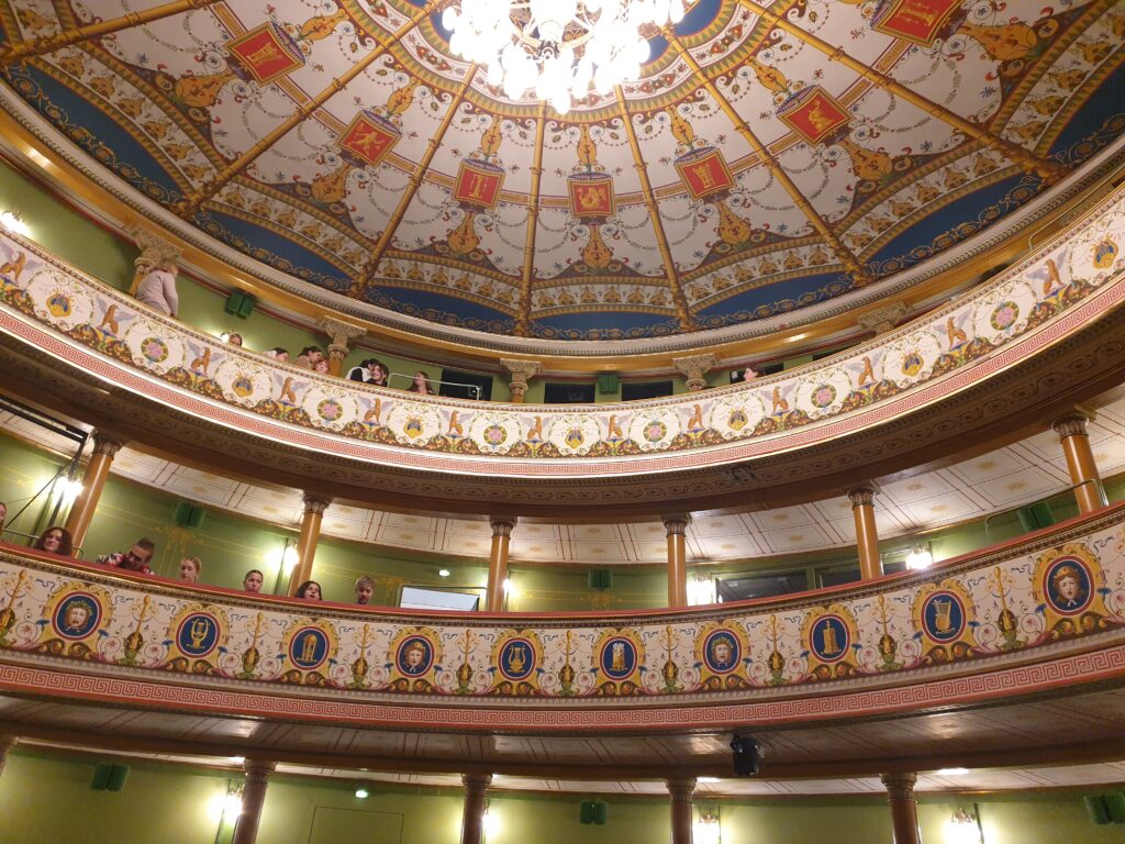 Ausflug ins Theater „Les Trois Mousquetaires”